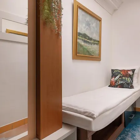 1 Star Apartment