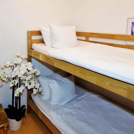 1 Star Apartment