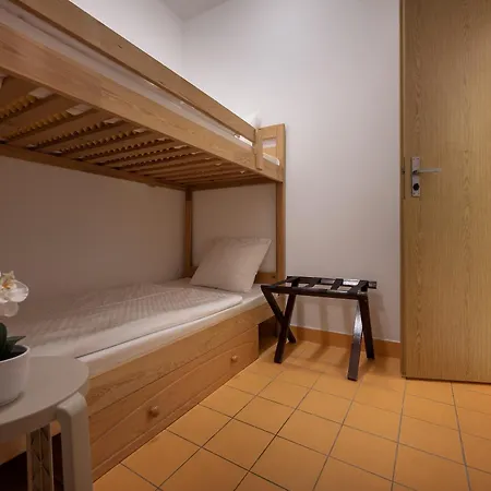 Apartment 1 Star
